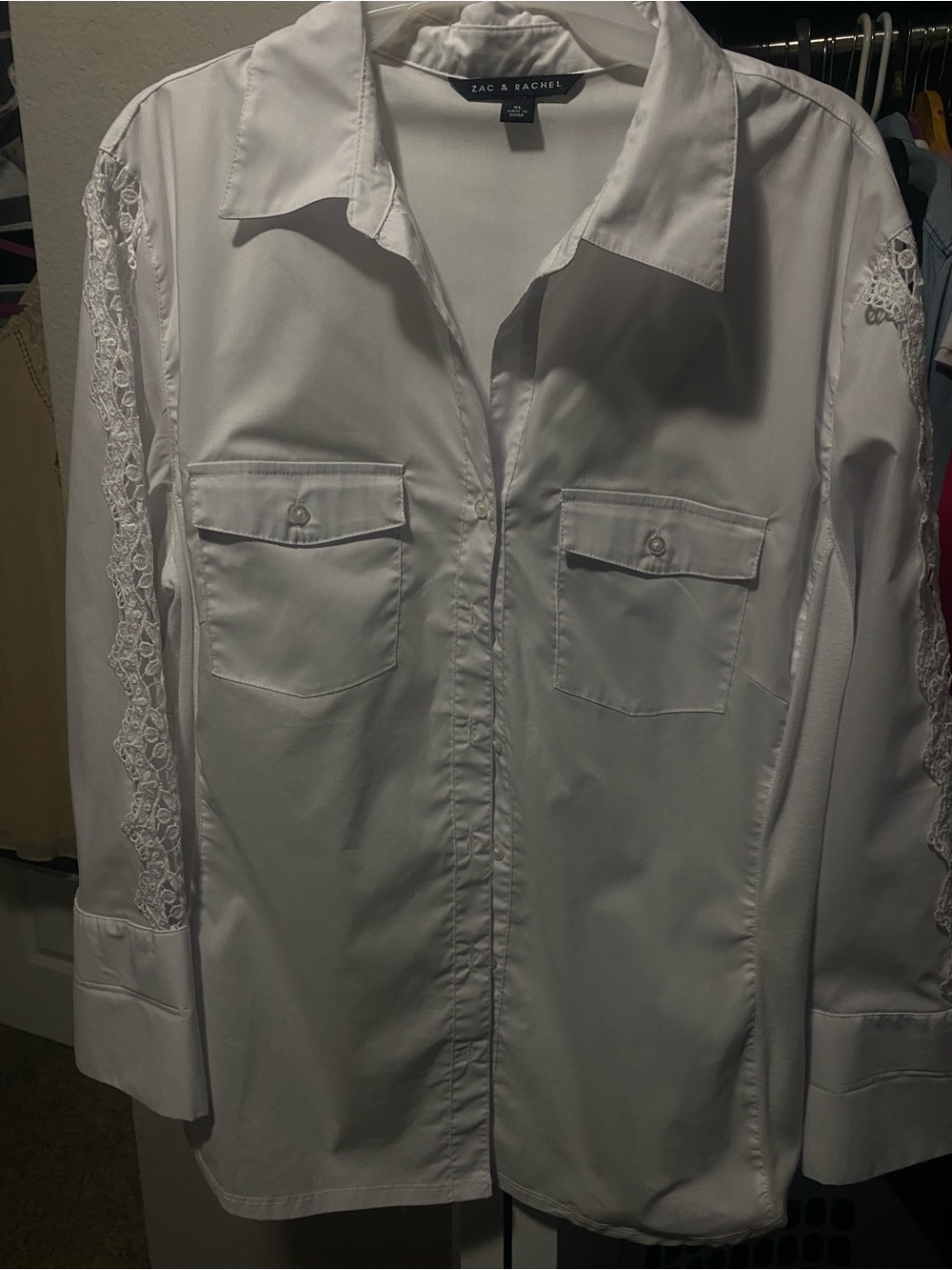 Zac & Rachel White womens
Button-Down Shirt with Lace-Trim Sleeves